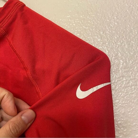 Nike Therma fleece lined Red Long Sleeve mock neck Shirt Running thumb holes M - Picture 5 of 11